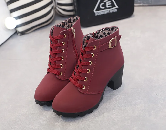 MONTANA – Stivaletti con Tacco e Fibbia